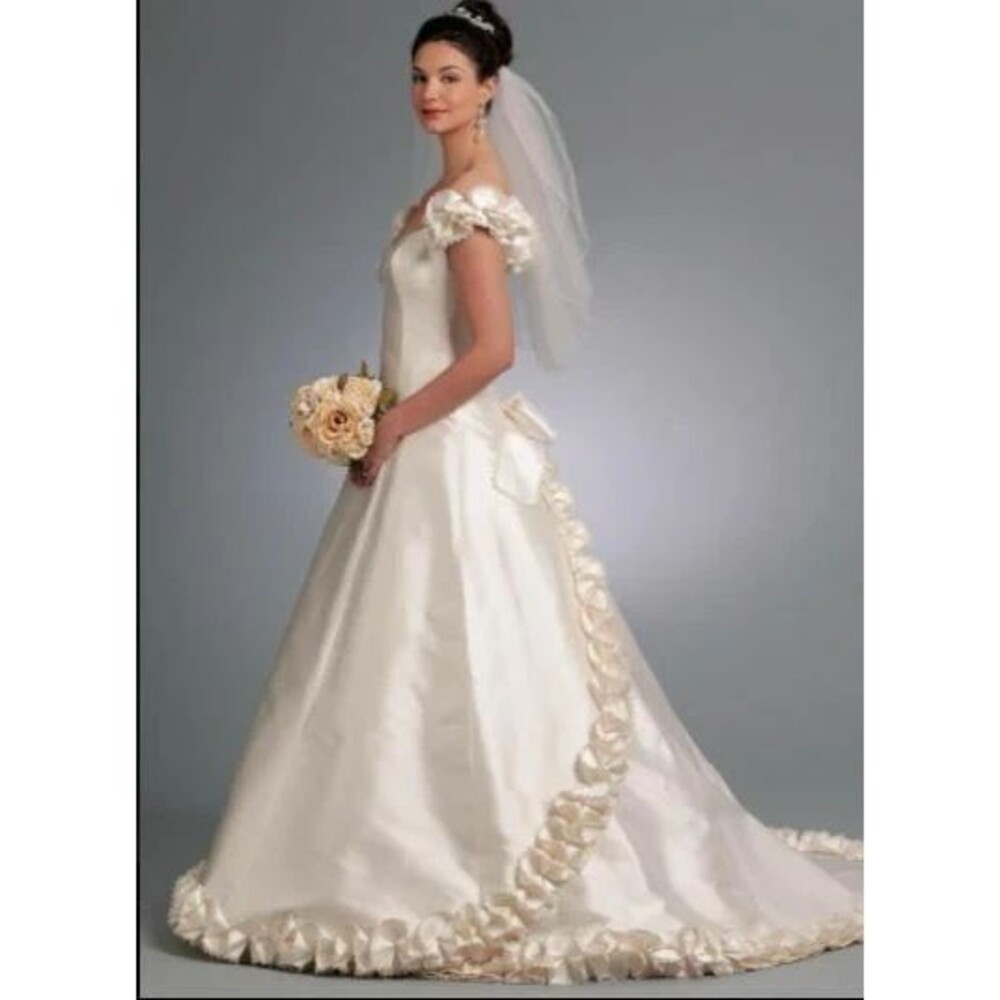 Vogue Wedding Dress Sewing Pattern V1095 Designer Bridal Gown New Uncut